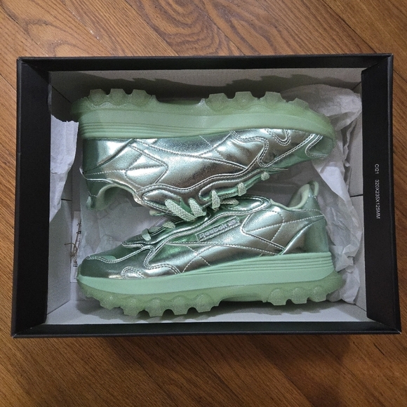 Reebok Shoes - Reebok Cardi B Classic Leather Shoes in Semi Pixel Mint Junior Running